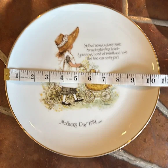 Holly Hobbie Mother’s Day Plate - Picture 8 of 8